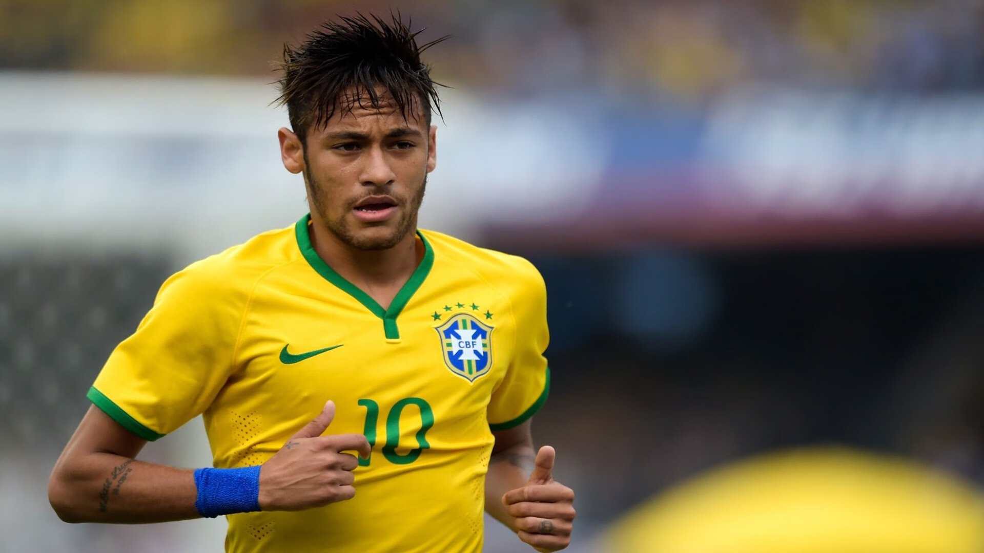 独行侠三分投篮训练引来球迷围观,独行侠队中锋